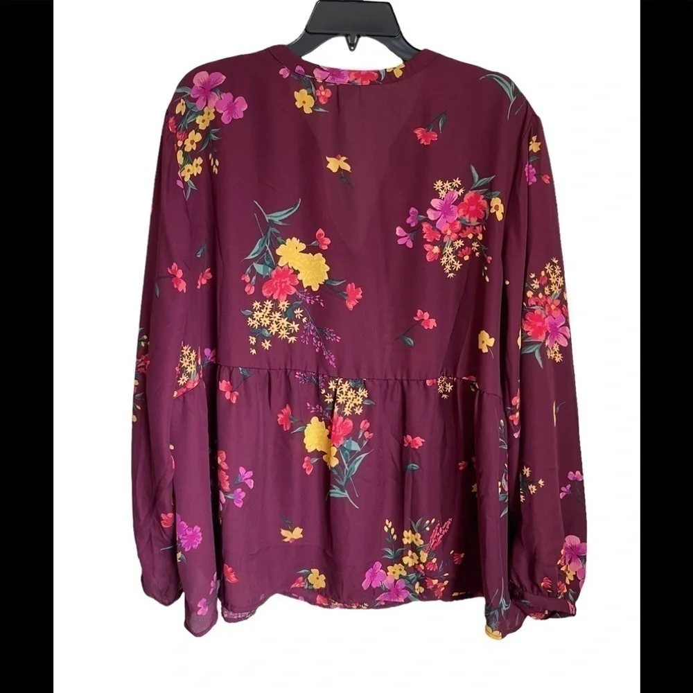 NWT- Old Navy Floral Blouse. Size XXL - Picture 3 of 6